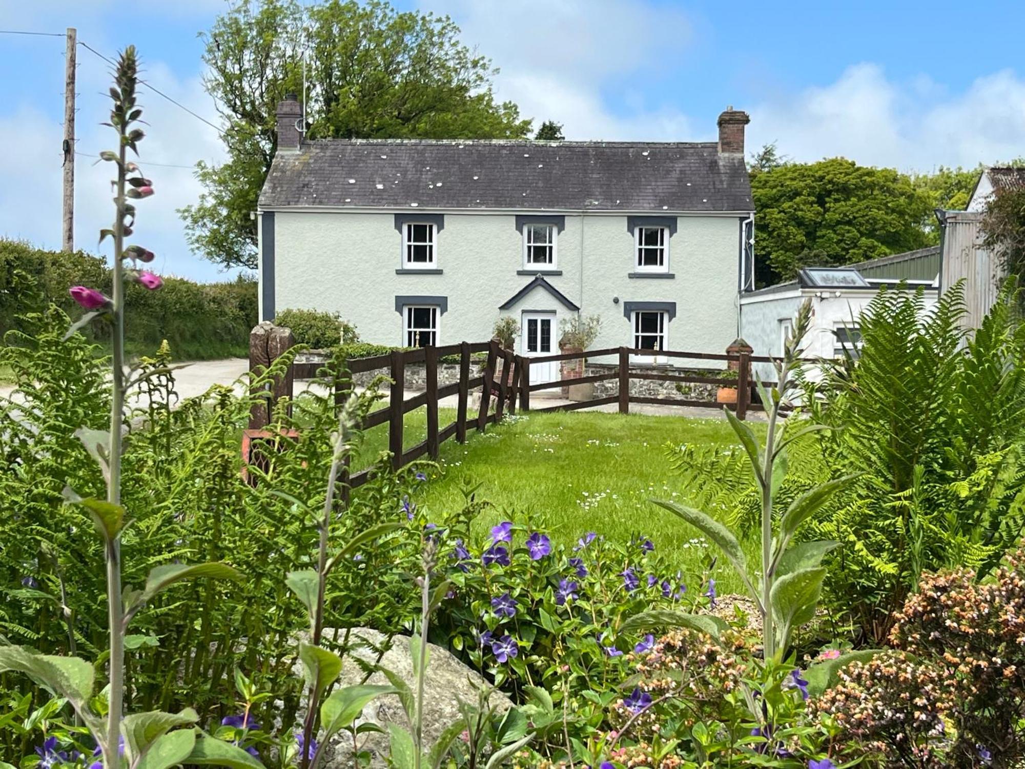 The Farmhouse Newport  Exterior photo